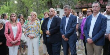 Αλεξάνδρα Σδούκου και Γιώργος Δασταμάνης στο Σπήλαιο Γρεβενών
