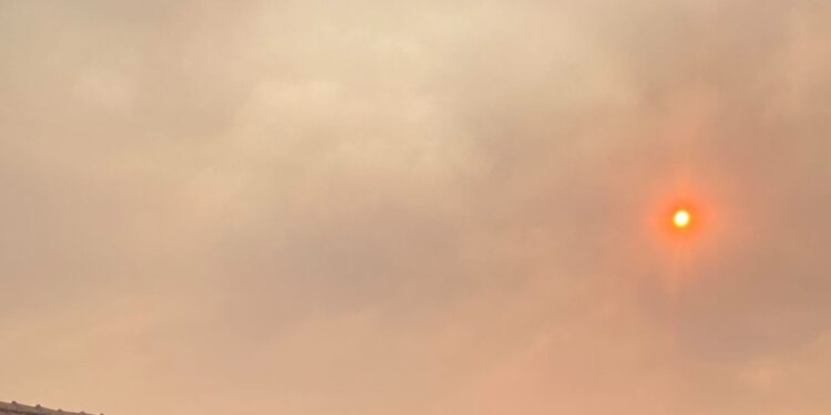 Δομή Πενταλόφου: Σήμερα ο ήλιος ανέτειλε κόκκινος!