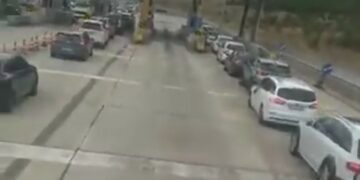 Σιάτιστα: Ουρά χιλιομέτρων στα διόδια και πάλι.  Βίντεο