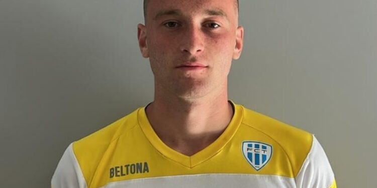 Μεταγραφή στην Τσεχία για τον Μανώλη Κουλούσια.