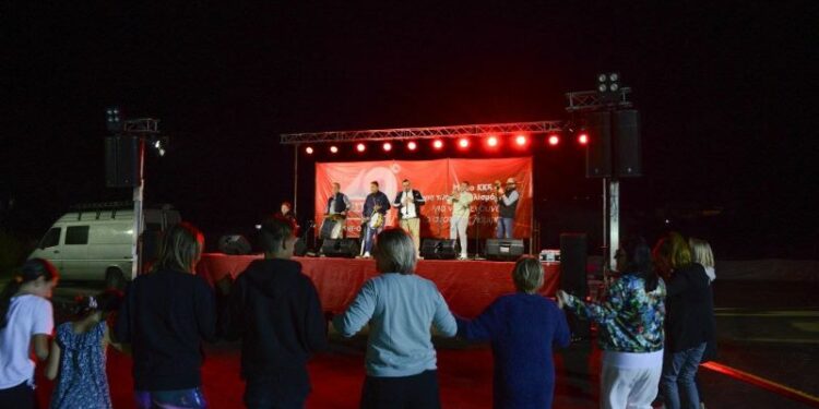 Με επιτυχία ολοκληρώθηκαν οι εκδηλώσεις του 49ου Φεστιβάλ ΚΝΕ Οδηγητή στην πόλη της Κοζάνης το διήμερο 08 και 09 Σεπτέμβρη στο Πάρκινγκ του ΟΣΕ