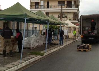 Με επιτυχία πραγματοποιήθηκε η 17η διανομή τροφίμων στα Σέρβια στο πλαίσιο του προγράμματος ΤΕΒΑ