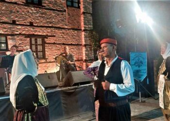 Με την αφιερωματική εκδήλωση «Ημέρα Μνήμης – Πρωτοπόρες Μορφές Γυναικών της Μ. Ασίας» “έπεσε η αυλαία” του Πολιτιστικού Καλοκαιριού του Δήμου Καστοριάς