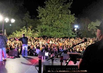 Συναυλία Αλληλεγγύης: Συγκινητική η ανταπόκριση του κόσμου στο κάλεσμα συγκέντρωσης τροφίμων του Δήμου Καστοριάς για τους πλημμυροπαθείς