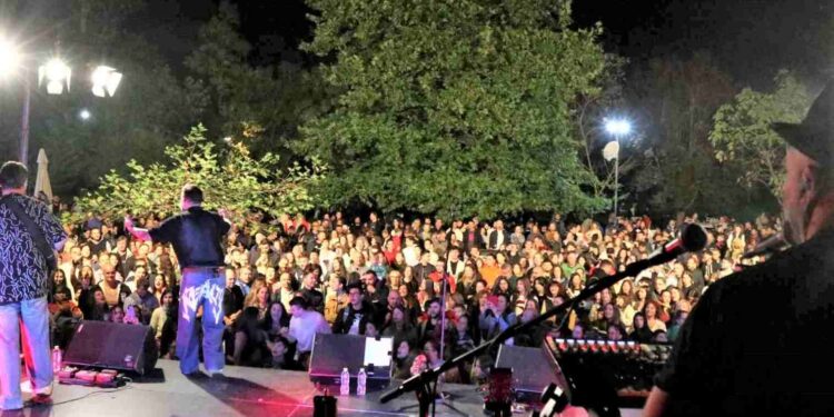 Συναυλία Αλληλεγγύης: Συγκινητική η ανταπόκριση του κόσμου στο κάλεσμα συγκέντρωσης τροφίμων του Δήμου Καστοριάς για τους πλημμυροπαθείς