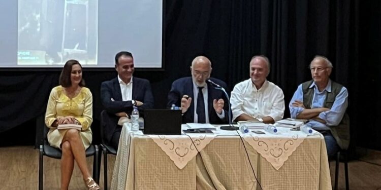 Ο Μιχάλης Παπαδόπυολος στην παρουσίαση βιβλίου με τίτλο: “Η ιστορία των λιγνιτών της Δυτικής Μακεδονίας (1925-1957) και ο Μικρασιάτης Γεώργιος Παυλίδης” 