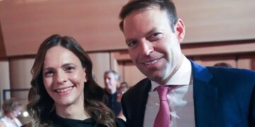 Πρώτος ο Κασσελάκης με 45,04%, στο 36,21% η Αχτσιόγλου -Την επόμενη Κυριακή σε β’ γύρο ο πρόεδρος του ΣΥΡΙΖΑ