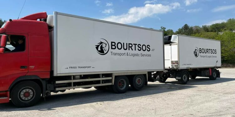 Η Μεταφορική Μπούρτσος συνδράμει τους πλημμυροπαθείς