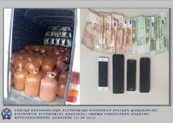 Συνελήφθησαν δύο άτομα σε περιοχή της Φλώρινας, για παράνομη μεταφορά -149- φιαλών που περιείχαν ψυκτικό υγρό (φρέον), βάρους άνω του -1,5- τόνου