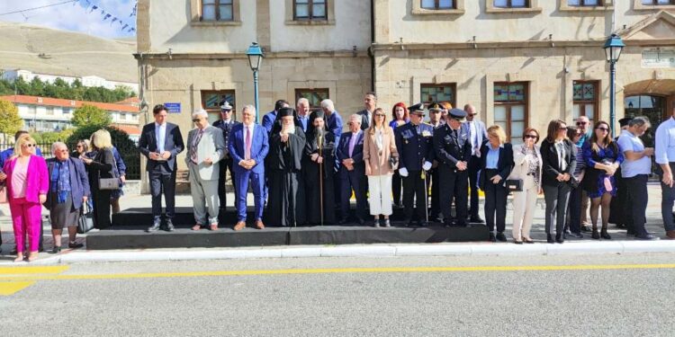 Η παρέλαση της 28ης Οκτωβρίου στη Σιάτιστα.  Βίντεο και φωτογραφίες