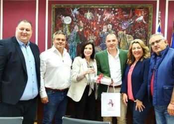 Η ευρωβουλευτής Άννα-Μισέλ Ασημακοπούλου στο Δημαρχείο Καστοριάς