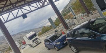 Ώρα 13:50: Πρωτοφανής ταλαιπωρία δεκάδων κόσμου στα διόδια Σιάτιστας-“Έπεσε” το σύστημα και οι μπάρες είναι κλειστές για 40 λεπτά!-Φωτογραφίες