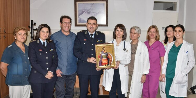 Αντιπροσωπεία αστυνομικών των Υπηρεσιών της Γενικής Περιφερειακής Αστυνομικής Διεύθυνσης Δυτικής Μακεδονίας επισκέφθηκε τα Γενικά Νοσοκομεία