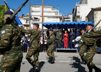 Με ιδιαίτερη λαμπρότητα ο εορτασμός των 111ων Ελευθερίων των Γρεβενών (Φωτογραφίες)