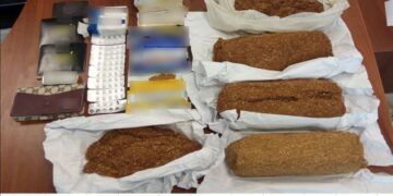 Γρεβενά: Δύο συλλήψεις για λαθραίο καπνό και ναρκωτικά