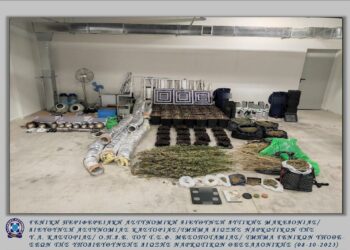 Σύλληψη 3 ατόμων με μεγάλη ποσότητα ναρκωτικών , όπλα  και για ληστεία