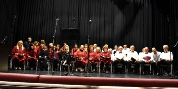 Με εξαίσια μουσική  εκδήλωση και ξεναγήσεις σε ιστορικές συνοικίες  γιόρτασε η Καστοριά τα Ελευθέριά της