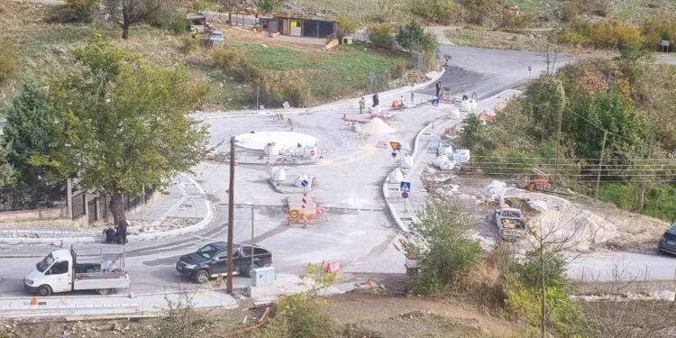 Σιάτιστα: Συνεχίζονται οι εργασίες στον κόμβο του 3ου Δημοτικού Σχολείου