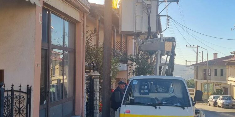 Βόιο: Ξεκίνησε ο στολισμός για τα Χριστούγεννα. Η Αναστασία στο άναμμα του Δέντρου;