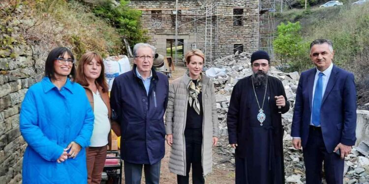 Με γοργούς ρυθμούς οι εργασίες συντήρησης και αποκατάστασης των κτιρίων και του προαύλιου χώρου της Ιεράς Μονής Αγίου Γεωργίου στο Επταχώρι Καστοριάς
