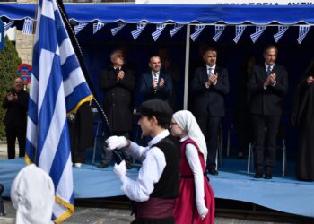 Με λαμπρότητα εορτάστηκαν τα Ελευθέρια της Καστοριάς