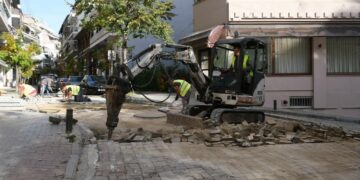 Δήμος Γρεβενών: Εργασίες συντήρησης και αποκατάστασης πεζόδρομων και πεζοδρομίων -Βίντεο