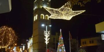 «Φοράει» τα γιορτινά της η Κοζάνη: Κυκλοφοριακές ρυθμίσεις για τοποθέτηση χριστουγεννιάτικου διάκοσμου
