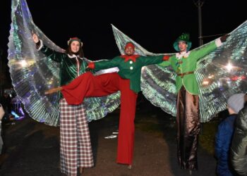 Φαντασμαγορική η έναρξη της Μαγικής Λιμνοπολιτείας