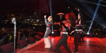 Μάγεψε το κοινό η Josephine στη Χριστουγεννιάτικη Συναυλία του Δήμου Καστοριάς