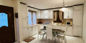 Σιάτιστα: Ενοικιάζεται υπέροχο διαμέρισμα στο κέντρο. Φωτογραφίες