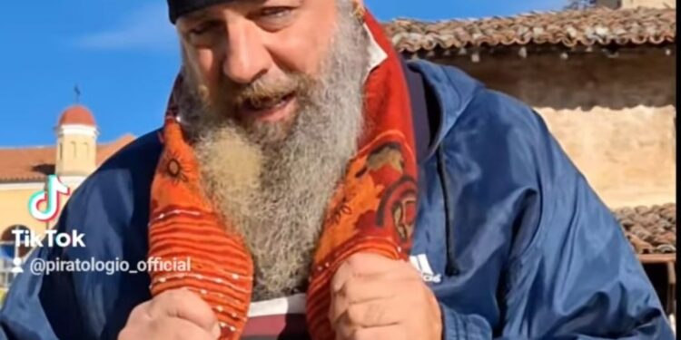 Σιάτιστα: Ο Πειρατής της Θεσσαλονίκης, ξεναγείται και μας ξεναγεί στην Αγία Παρασκευή. Βίντεο