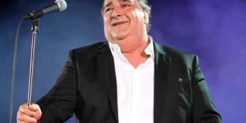 Θλίψη στο ελληνικό τραγούδι: Πέθανε ο Βασίλης Καρράς