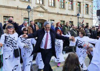 Σιάτιστα: Γλέντι, σάτιρα στα Μπουμπουσιάρια.  Φωτογραφίες