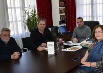Συνάντηση εργασίας του Δημάρχου Καστοριάς με την Περιφερειακή Διευθύντρια Α΄θμιας και Β΄θμιας Εκπαίδευσης Δυτικής Μακεδονίας