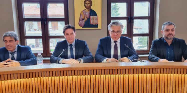 Δήμος Βοΐου: Το νέο Προεδρείο.  Λευκό η Λαϊκή Συσπείρωση, ομόφωνα στήριξε τον αντιπρόεδρο η παράταξη Ζευκλή.  Βίντεο