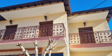 Ενοικιάζεται οροφοδιαμέρισμα στη Σιάτιστα