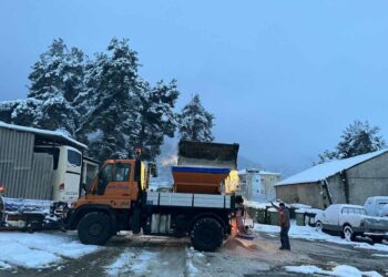 Δήμος Σερβίων: Ρίψεις αλατιού για την αντιμετώπιση του παγετού