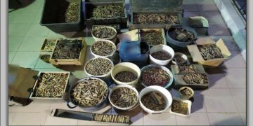 Μεγάλες ποσότητες πολεμικού υλικού βρέθηκαν από αστυνομικούς του Τμήματος Ασφάλειας Φλώρινας, σε οικία στην πόλη της Φλώρινας