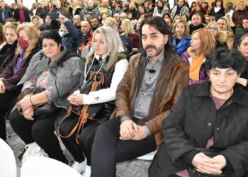 Κατάμεστο το φουαγιέ της Κοβενταρείου για την εκδήλωση κοπής της βασιλόπιτας των εργαζομένων του Δήμου Κοζάνης (Φωτογραφίες)