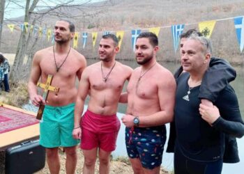 Ο Αγιασμός των υδάτων στη λίμνη Σισανίου. Βίντεο