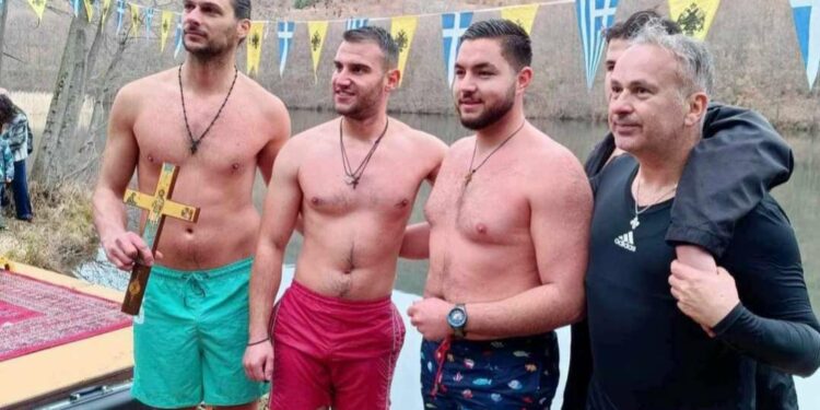 Ο Αγιασμός των υδάτων στη λίμνη Σισανίου. Βίντεο