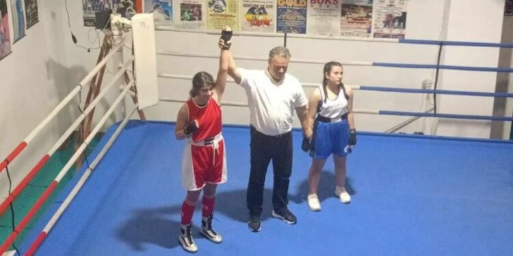 Πρώτη θέση με νοκ άουτ για τη Δήμητρα Καρπόζηλου από το Τσοτύλι