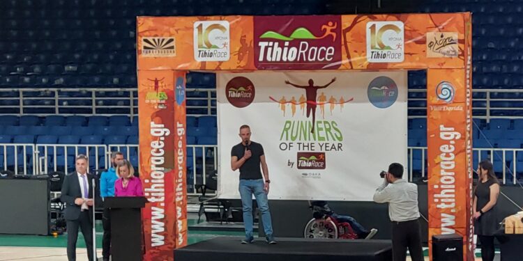 Ο Δημήτρης Σελέτης βραβεύτηκε ως ο καλύτερος μαραθωνοδρόμος βουνού. Βίντεο