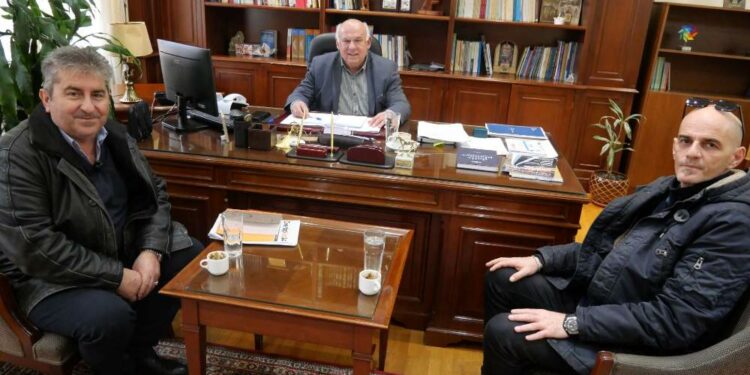 Συνάντηση Δημάρχου Γρεβενών με εκπροσώπους του ΔΕΔΔΗΕ