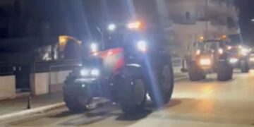 Στήνουν μπλόκο οι αγρότες του Βοϊου.  Βίντεο