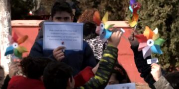 Το μενταγιόν της προτεραιότητας για άτομα με αυτισμό και νοητική αναπηρία