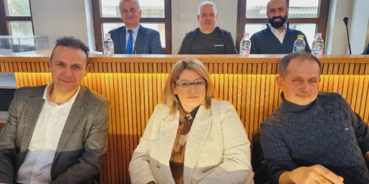 Δήμος Βοΐου: Το νέο Προεδρείο.  Λευκό η Λαϊκή Συσπείρωση, ομόφωνα στήριξε τον αντιπρόεδρο η παράταξη Ζευκλή.  Βίντεο