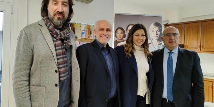 Επίσκεψη της Σοφίας Ζαχαράκη στον Ξενώνα Φιλοξενίας Γυναικών του Δήμου Κοζάνης