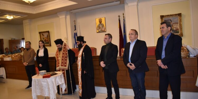 Πραγματοποιήθηκε στο Δημοτικό Μέγαρο Καστοριάς η κοπή βασιλόπιτας για τους εργαζόμενους του Δήμου