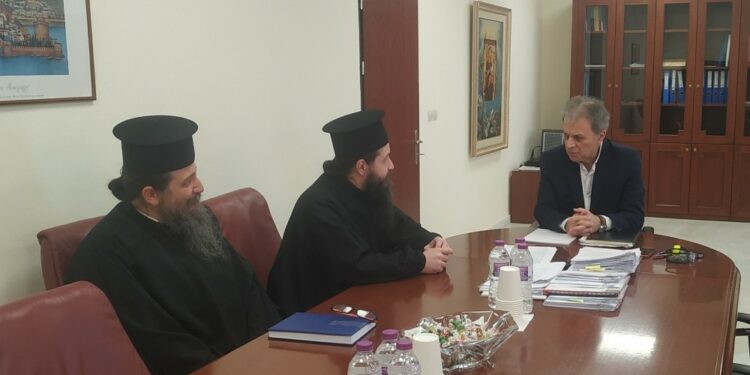 Επίσκεψη  του Μητροπολίτη Σισανίου και Σιατίστης Αθανάσιου στον Περιφερειάρχη